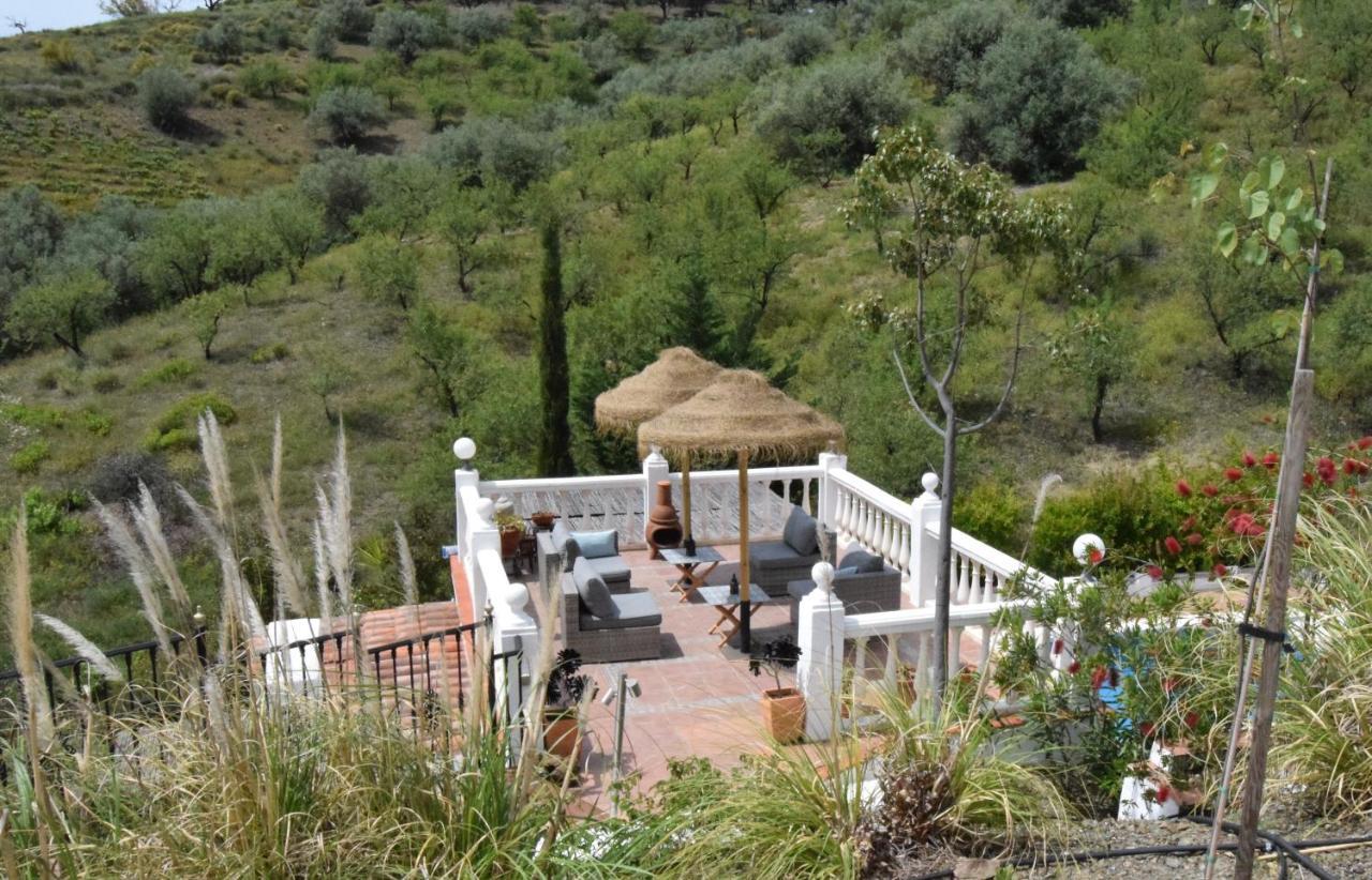B&B And Apartments Cortijo La Zapatera Canillas de Aceituno Bagian luar foto